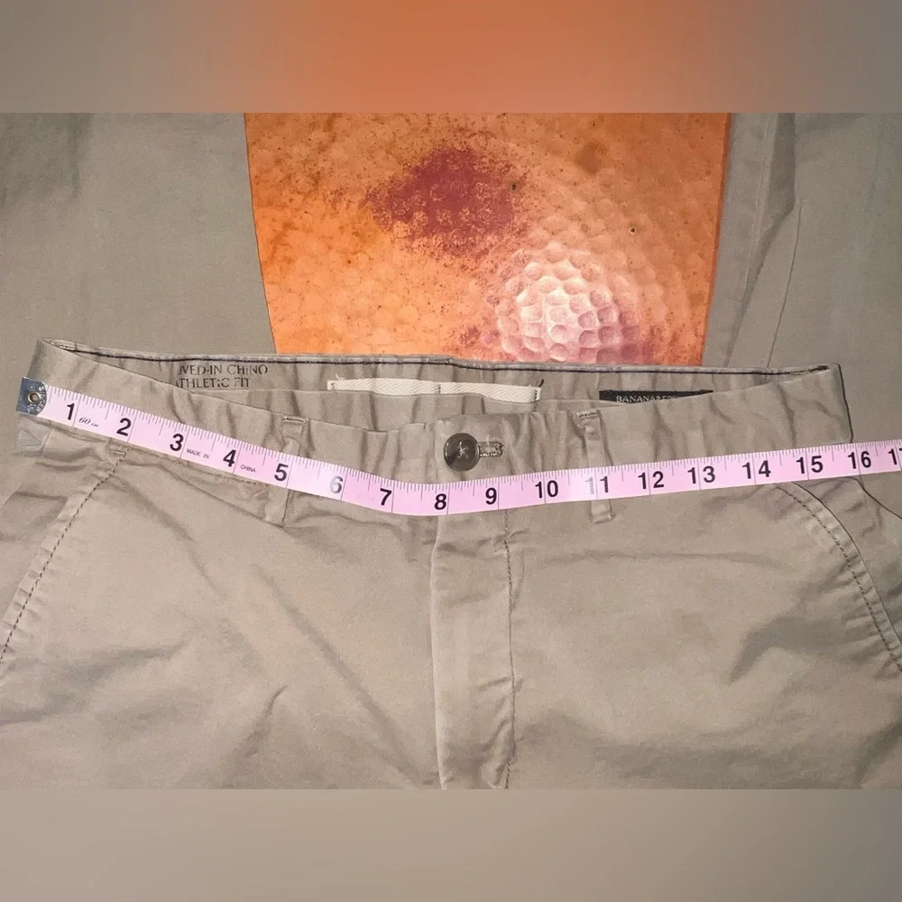 Men’s Banana Republic Athletic Lived-In Chino Size 31/34 Shade Acorn